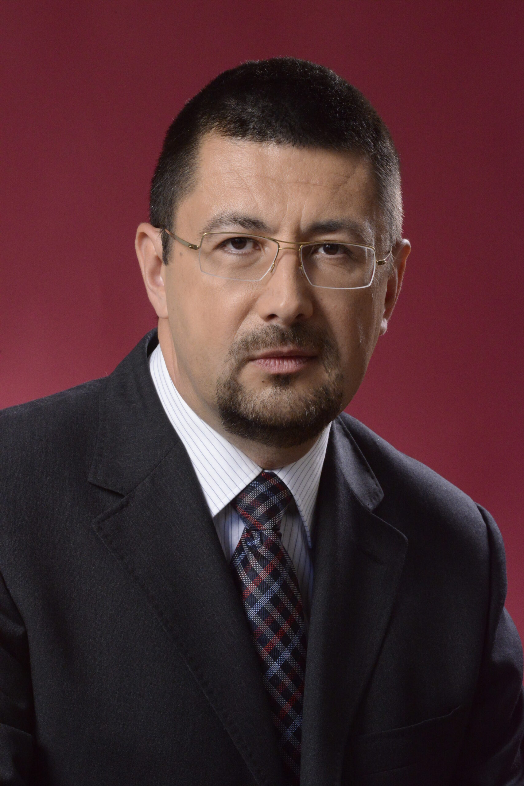 3 Dr. Laurențiu MIHAI